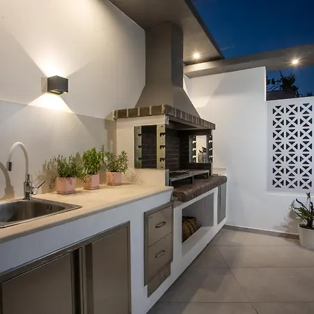 Chrispa Vila Afantou